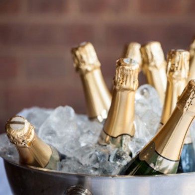 Aktionärsapéro in der Vinothek