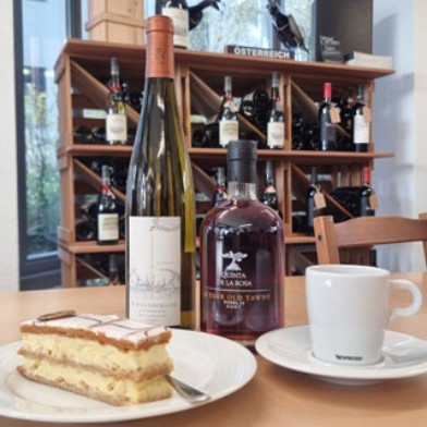 Süsse und salzige Cremeschnitten, Wein & Kaffee